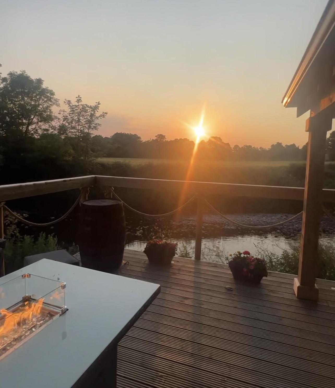 Luxury Accommodation In County Antrim With Riverside Hot Tub Kells Εξωτερικό φωτογραφία