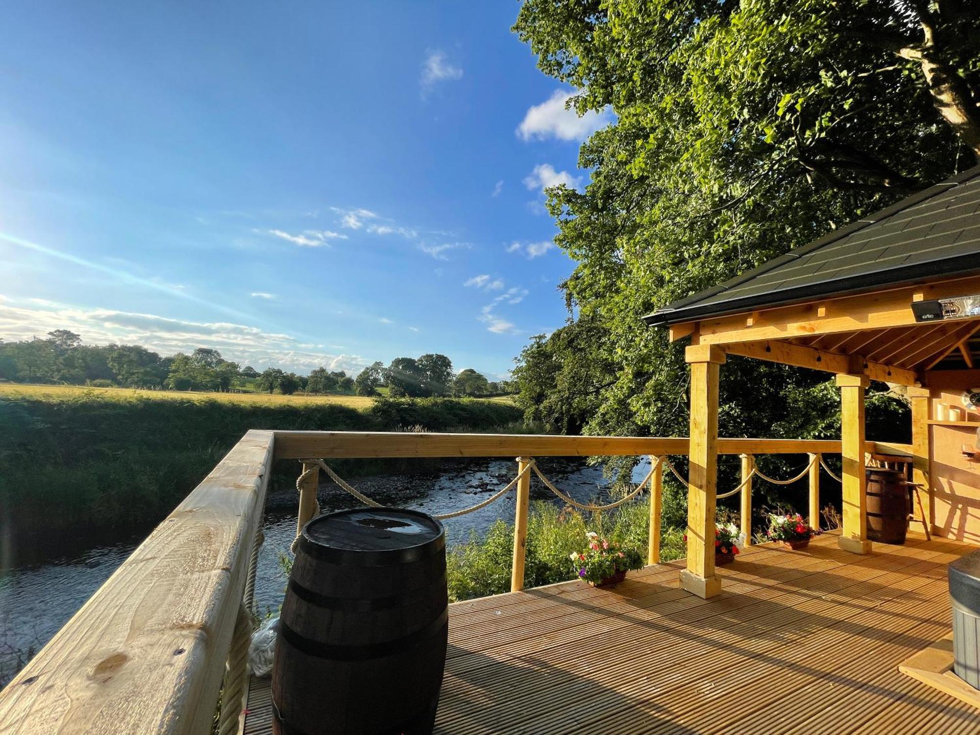 Luxury Accommodation In County Antrim With Riverside Hot Tub Kells Εξωτερικό φωτογραφία