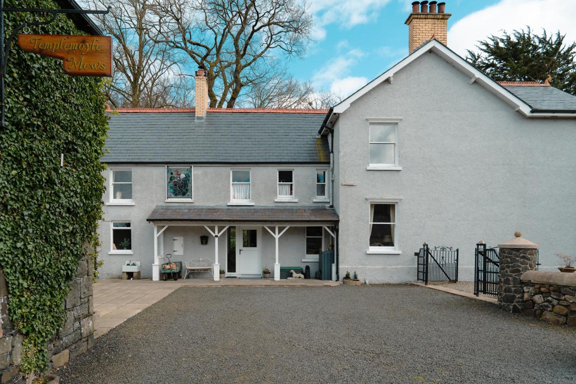 Luxury Accommodation In County Antrim With Riverside Hot Tub Kells Εξωτερικό φωτογραφία