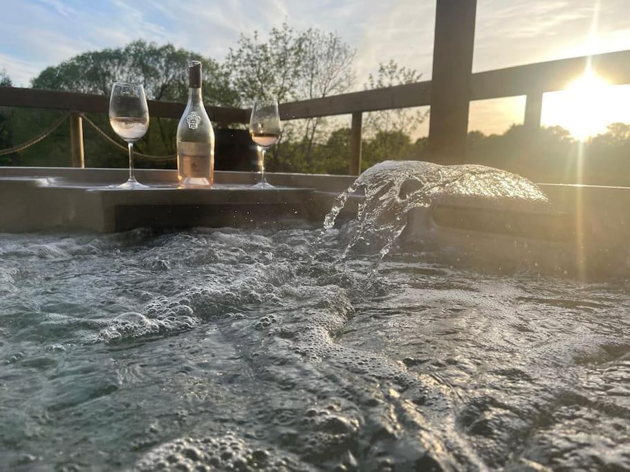 Luxury Accommodation In County Antrim With Riverside Hot Tub Kells Εξωτερικό φωτογραφία